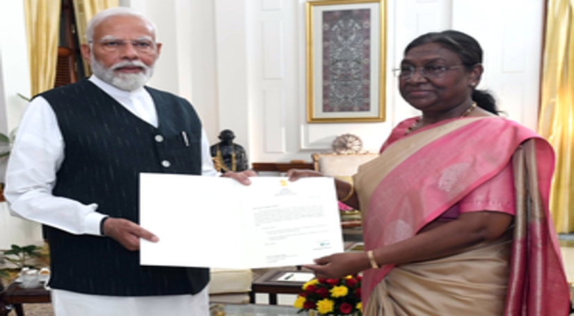 राष्ट्रपति ने नरेंद्र मोदी को भारत का प्रधानमंत्री नियुक्त किया