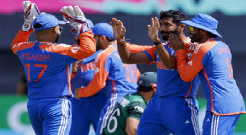 मुश्किल समय में गेंदबाजों ने पाकिस्तान के खिलाफ धैर्य बनाए रखा : बुमराह