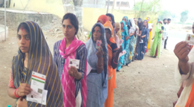 मध्य प्रदेश में चौथे चरण में सुबह से ही दिखा मतदाताओं में उत्साह