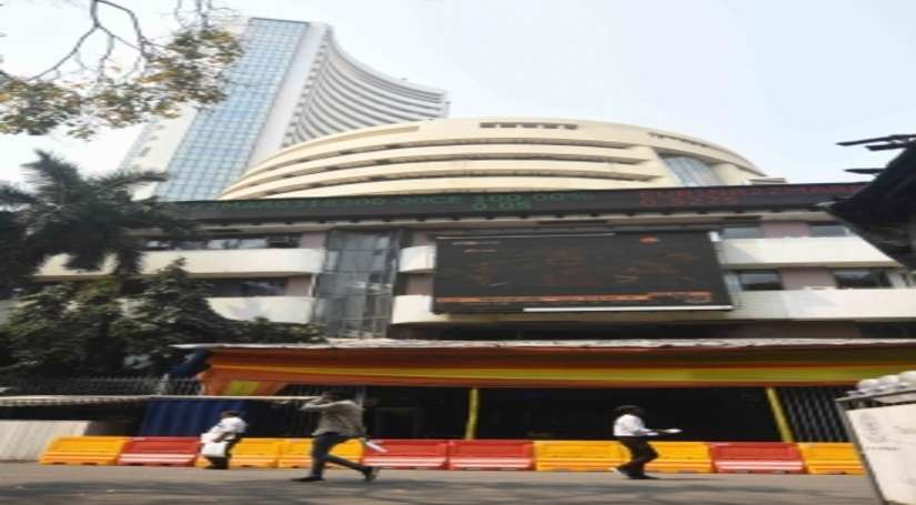 भारतीय शेयर बाजार में लौटी खरीदारी, 72,776 अंक पर सेंसेक्स