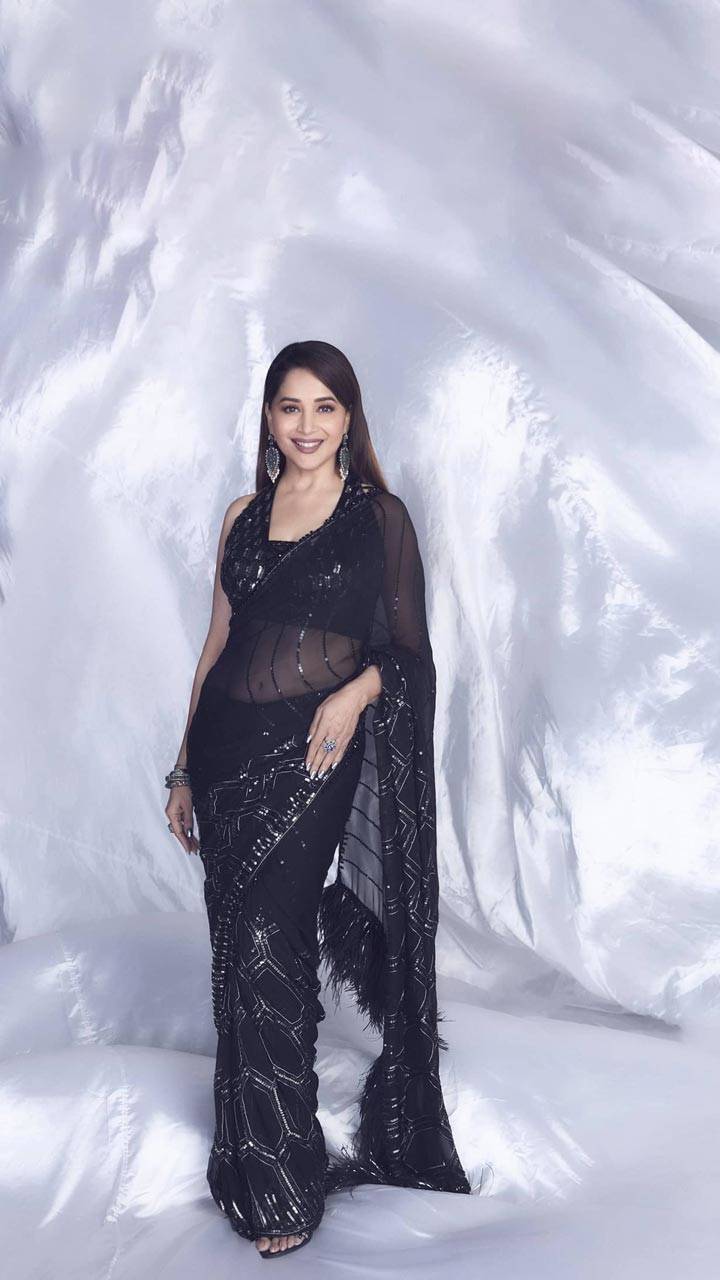 Janhvi Kapoor Malaika Arora And Rani Mukerji Latest Navratri Looks In  Tissue Sarees