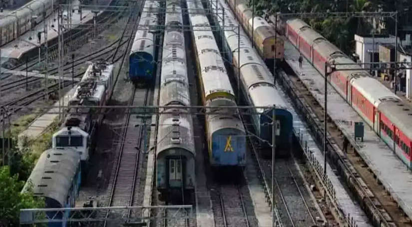 देश में इस जगह है दुनिया का दूसरा सबसे बड़ा रेलवे प्लेटफॉर्म, देखकर आंखों पर नहीं होगा यकीन?