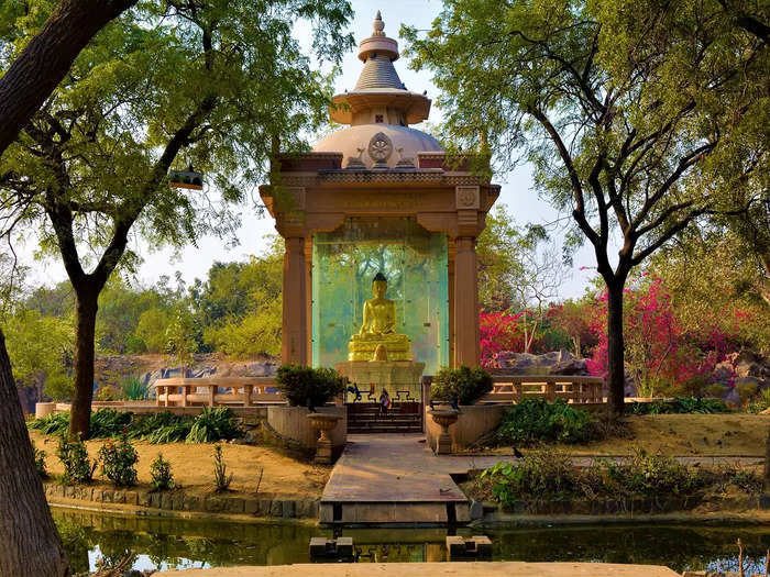 दिल्ली के Buddha Jayanti Park में ऐसा क्या है खास, जहाँ हर वीकेंड लग जाता है कपल्स का मेला 