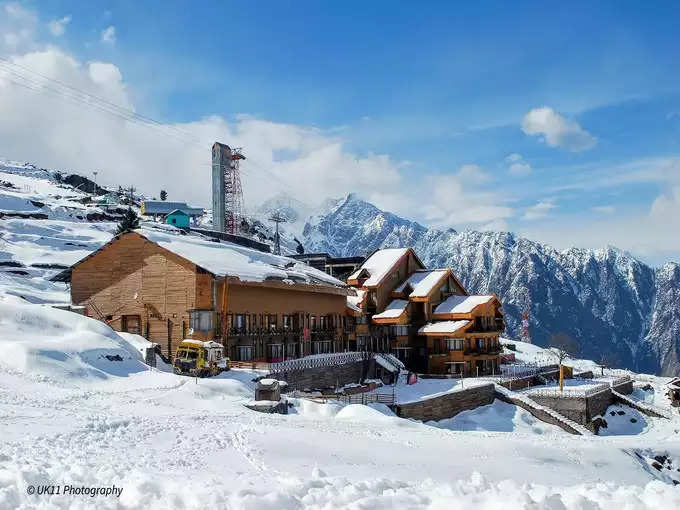 भारत की इस जगह को कहते हैं ‘छोटा स्विट्जरलैंड’...चमत्कार ऐसा हाथों से भी बना दी जाती है यहां की बर्फ