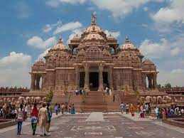 दुनियाभर के ये है सबसे बड़े हिन्दू मंदिर, जहाँ सैलानियों की भीड़ देख आप भी लगा लेंगे यहां की लोकप्रियता का अंदाजा