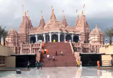 अबू धाबी के पहले हिंदू मंदिर में बहती है गंगा-यमुना