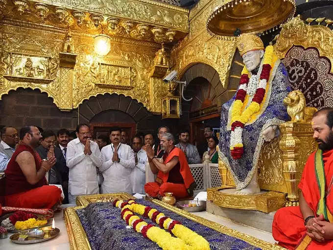 तिरुपति बालाजी नहीं बल्कि भारत का ये मंदिर हैं सबसे अमीर, कमाई जान पैरों से खिसक जाएगी जमीन