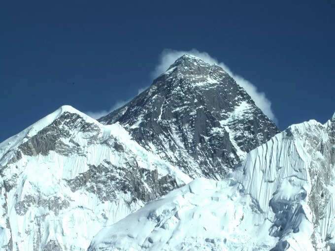 दुनिया की शान है सबसे ऊंचा पर्वत है माउंट एवरेस्‍ट, फिर भी लोग कहते है इसे सबसे बडा कब्रिस्‍तान, जानिए यहां के ऐसे ही फैक्ट