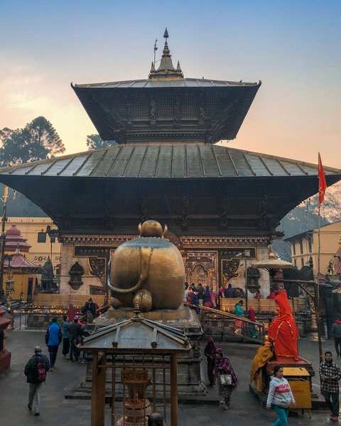 पशुपतिनाथ मंदिर में भी अब फोटो-वीडियो खींचने पर लगी पाबंदी,पकड़े जाने पर देना पडेगा भारी जुर्माना